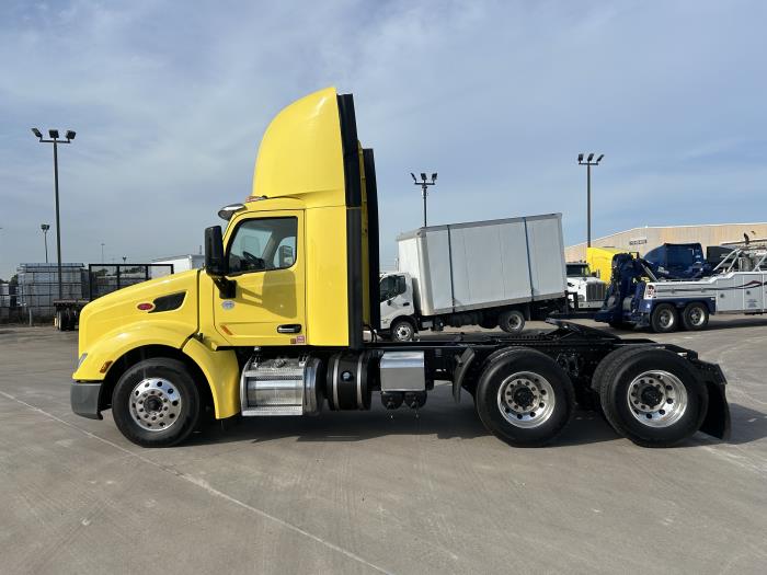2021 Peterbilt 579-2