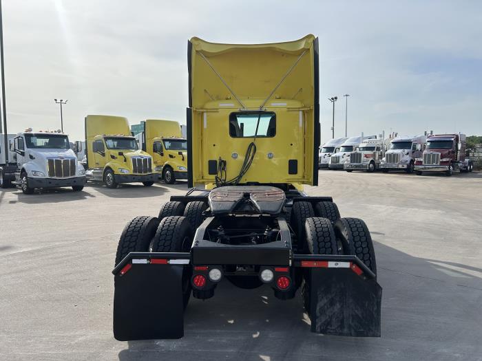 2021 Peterbilt 579-4