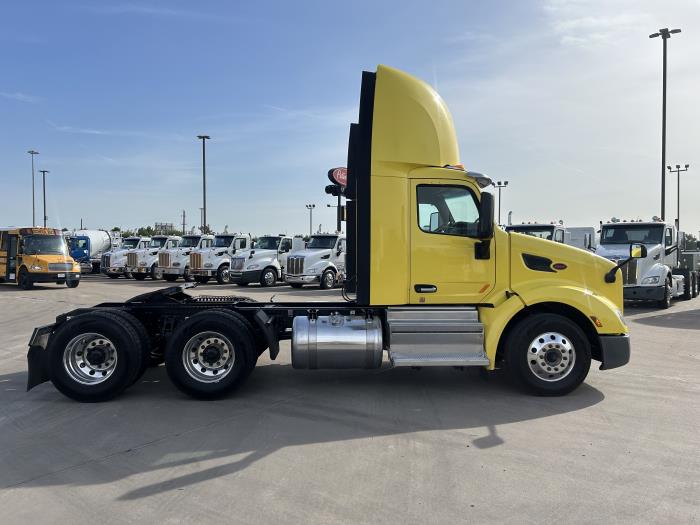 2021 Peterbilt 579-6