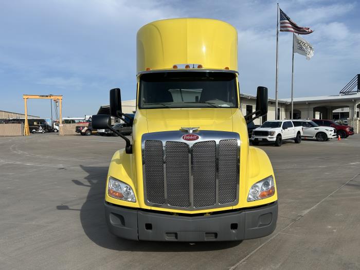2021 Peterbilt 579-8