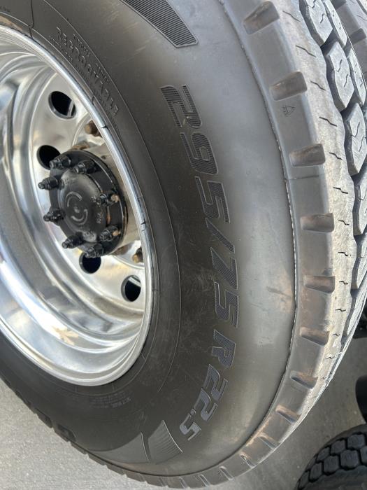 2021 Peterbilt 579-9