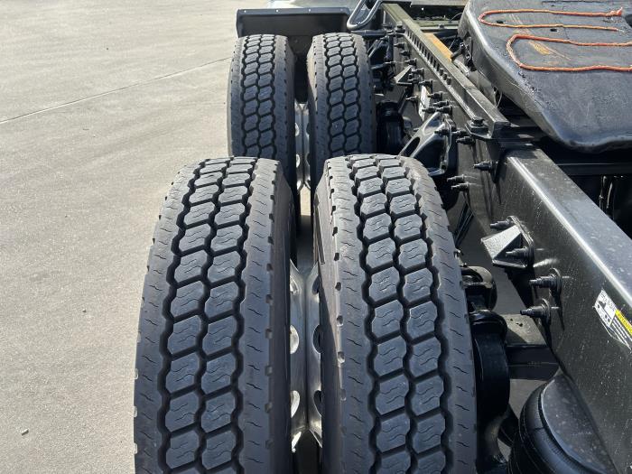 2021 Peterbilt 579-12