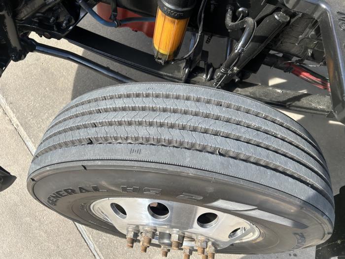 2021 Peterbilt 579-18