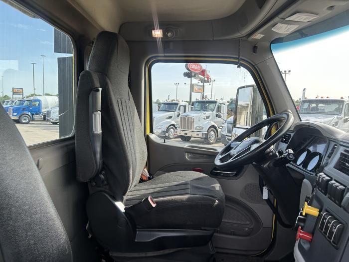 2021 Peterbilt 579-23