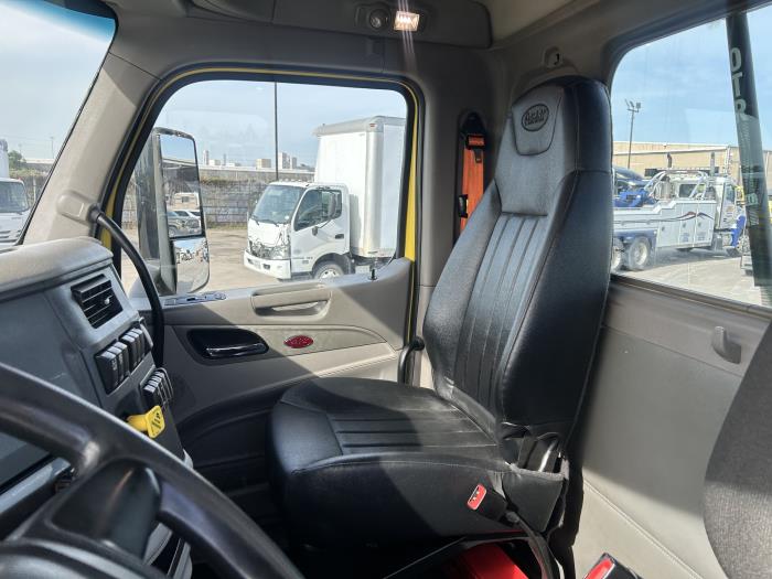 2021 Peterbilt 579-25