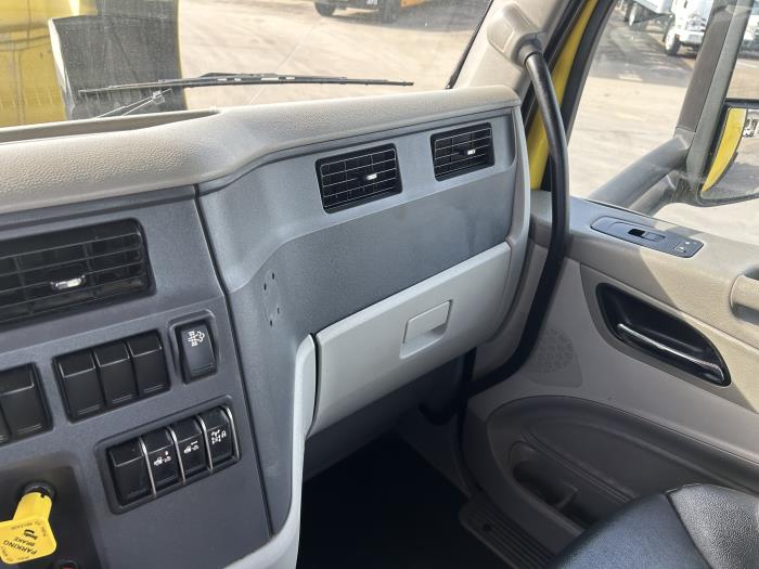 2021 Peterbilt 579-28