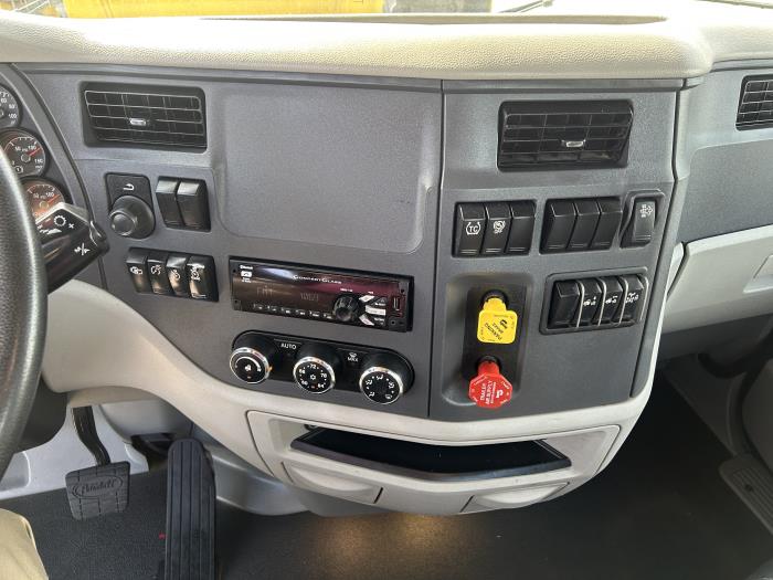 2021 Peterbilt 579-29