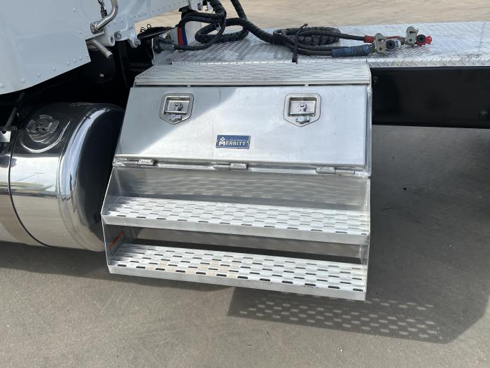 2023 Peterbilt 579-13