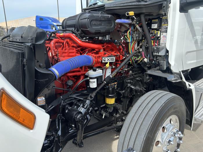 2023 Peterbilt 579-15