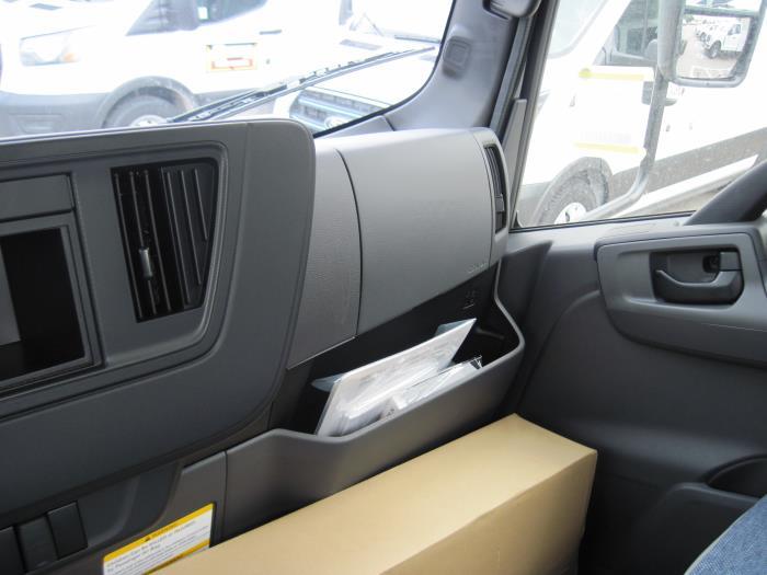 2025 Isuzu NRR-8