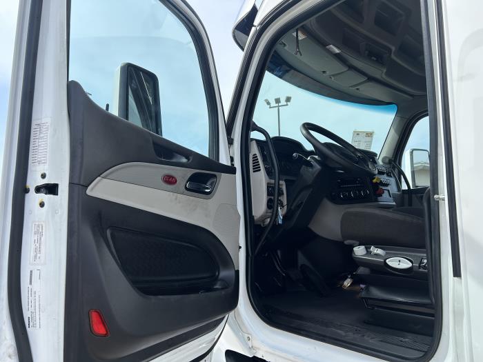2023 Peterbilt 579-23