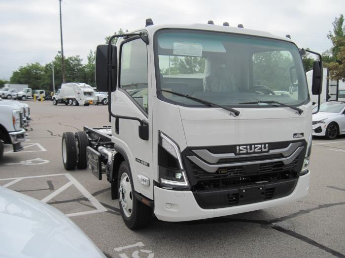 2025 Isuzu NRR-4