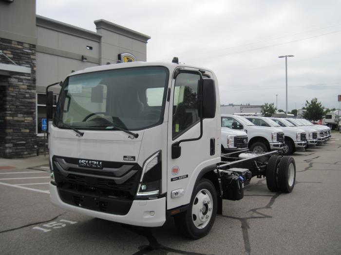 2025 Isuzu NRR-1