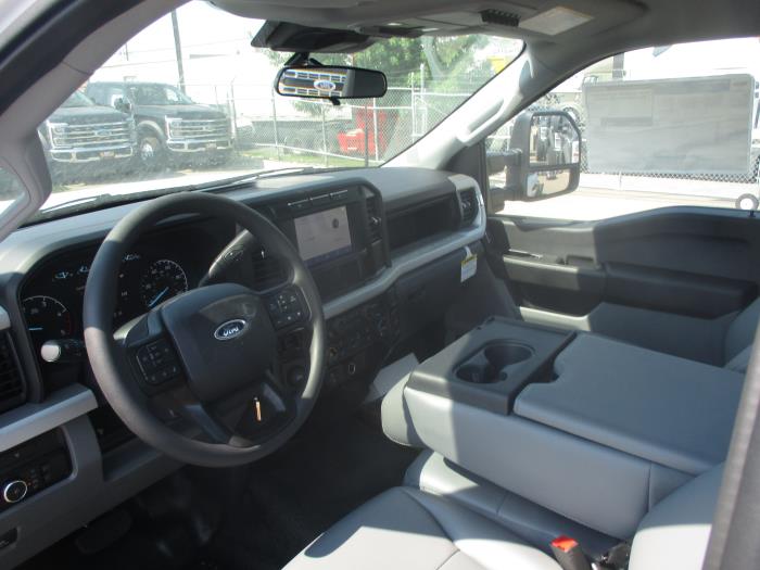 2024 Ford F-550-8