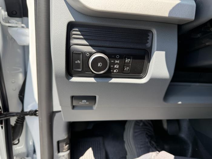 2025 Ford F-250-39