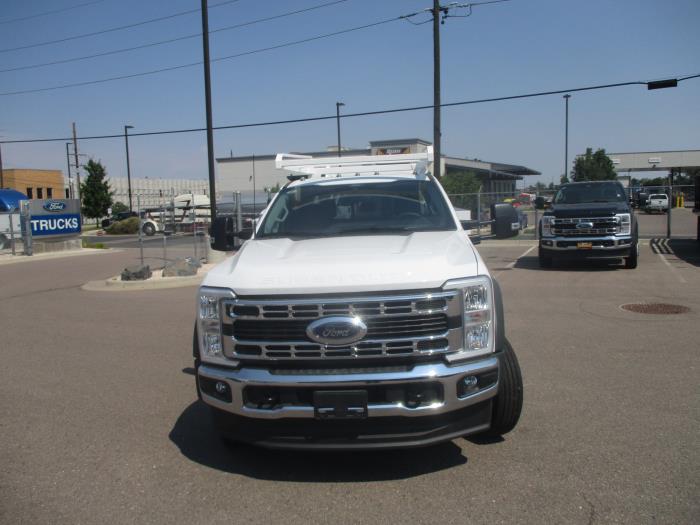 2025 Ford F-550-8
