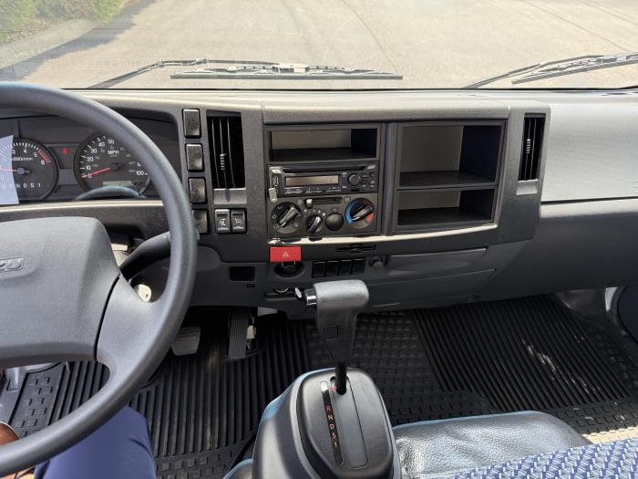 2025 Isuzu NPR-HD-16