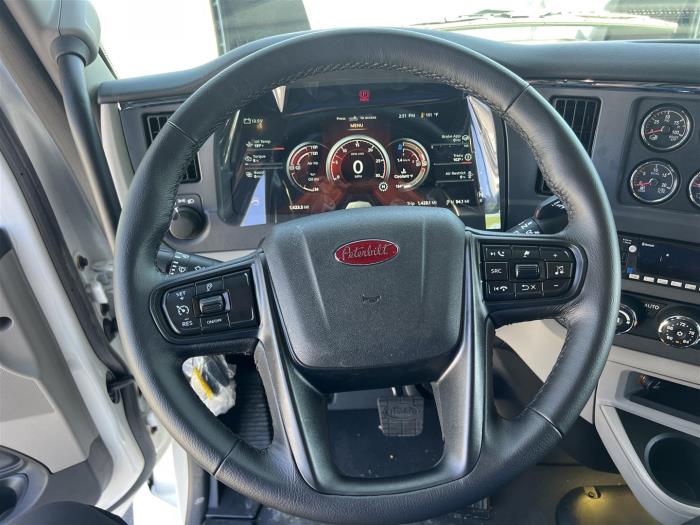 2026 Peterbilt 579-32