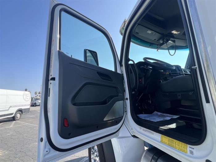 2026 Peterbilt 548-10