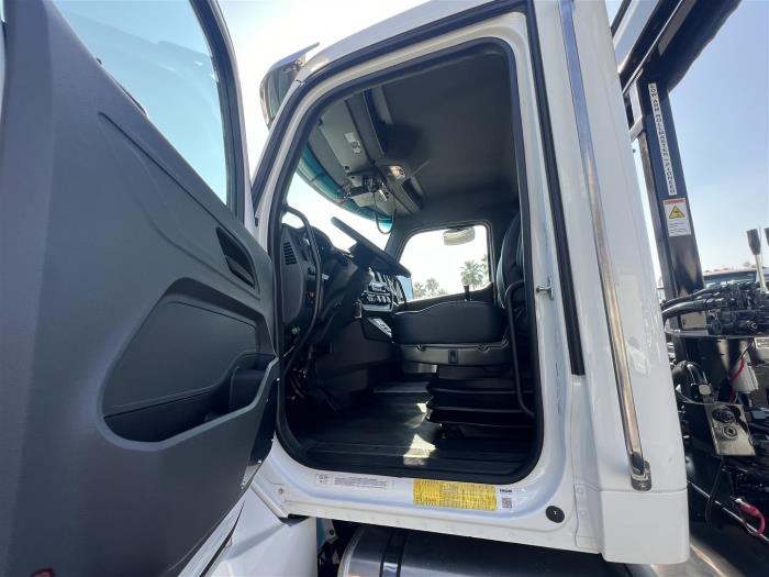 2026 Peterbilt 548-11