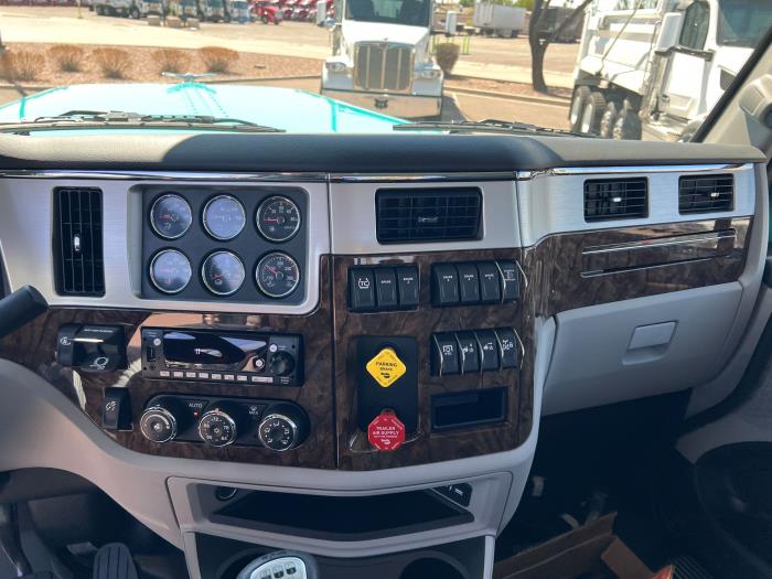 2026 Peterbilt 589-12