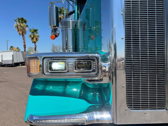 2026 Peterbilt 589-8
