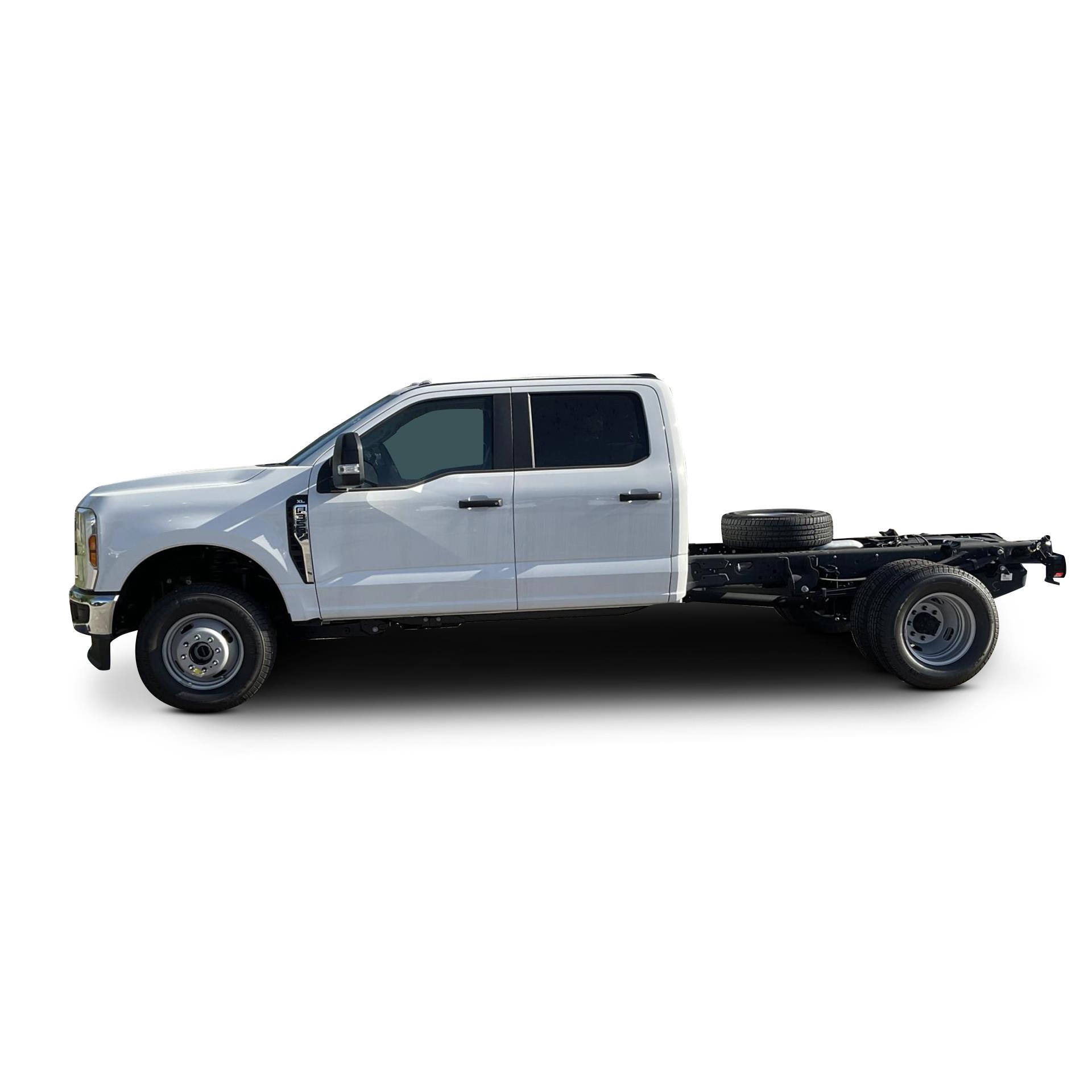 New 2025 Ford F-350 XL Crew Cab 4x4 Cab Chassis for sale #1918903 - photo 14
