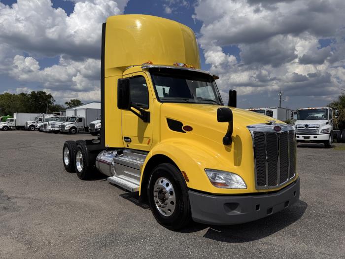 2021 Peterbilt 579-6