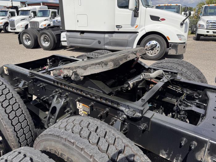 2021 Peterbilt 579-26