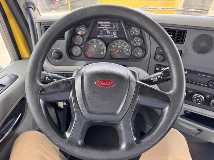 2021 Peterbilt 579-17