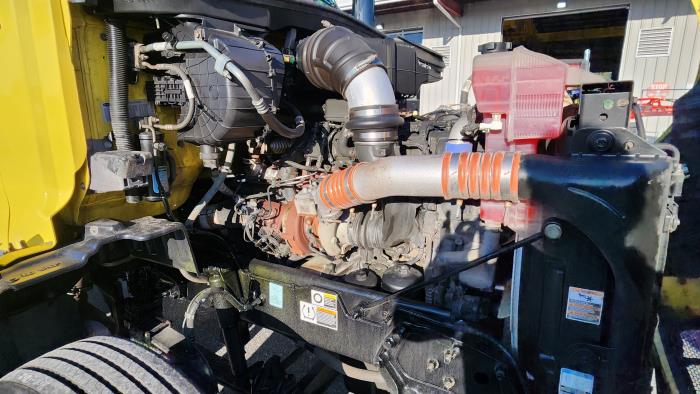 2021 Peterbilt 579-16