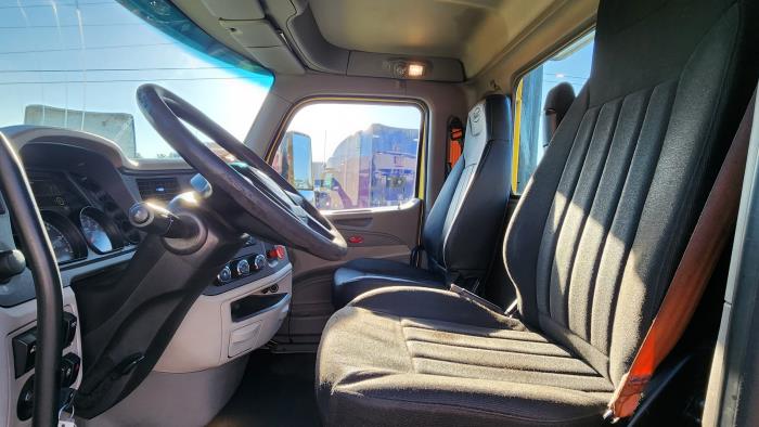 2021 Peterbilt 579-9