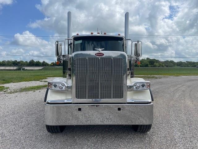 2026 Peterbilt 589-2