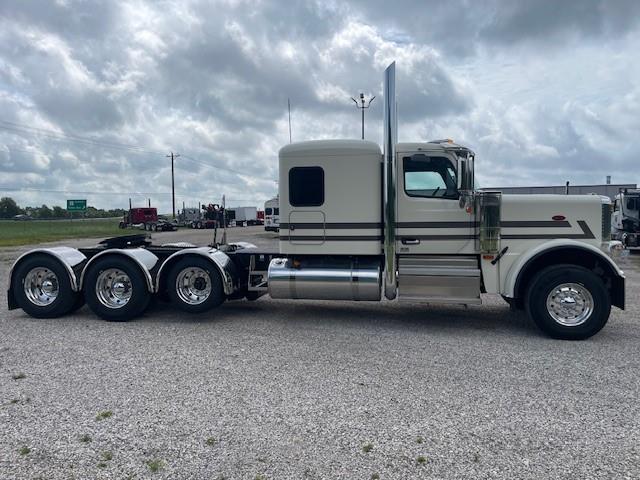 2026 Peterbilt 589-4