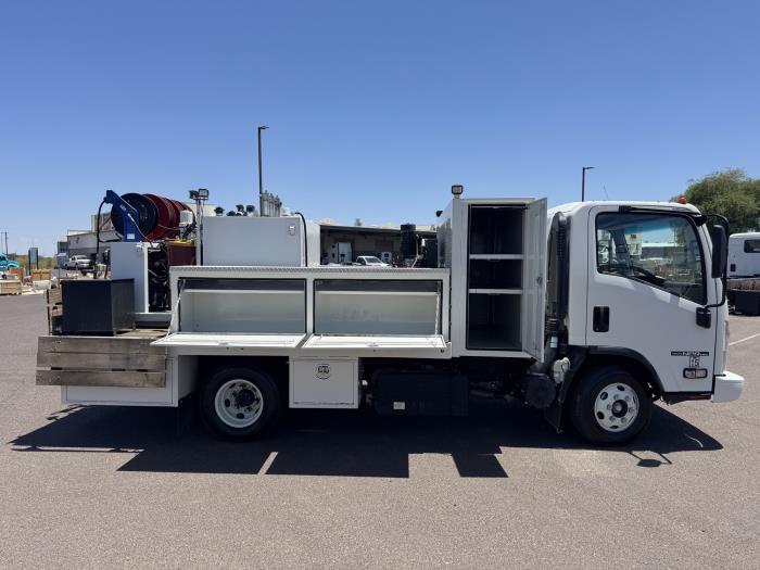 2022 Isuzu NPR-HD-9