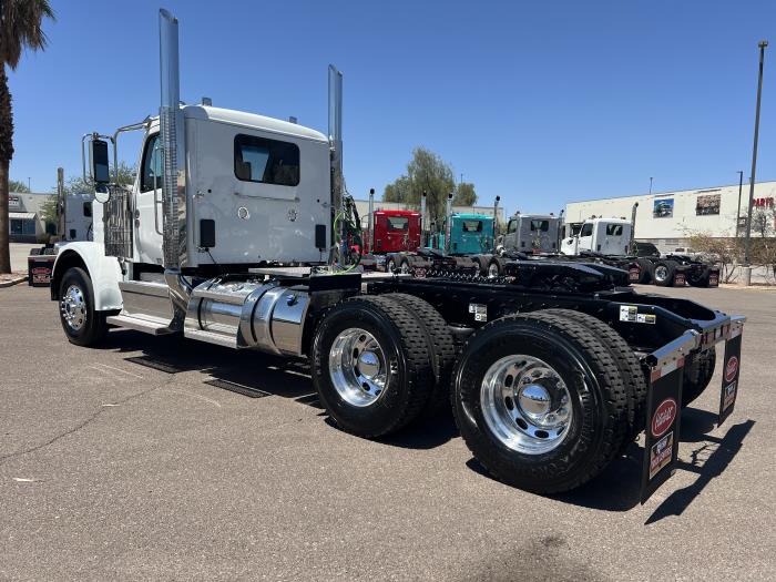 2026 Peterbilt 589-4