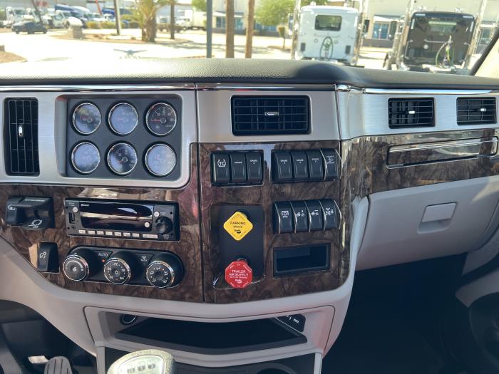 2026 Peterbilt 589-16