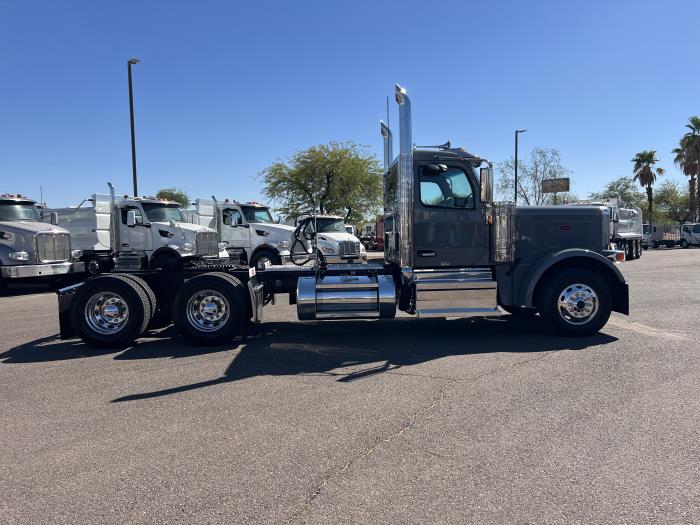 2026 Peterbilt 589-7