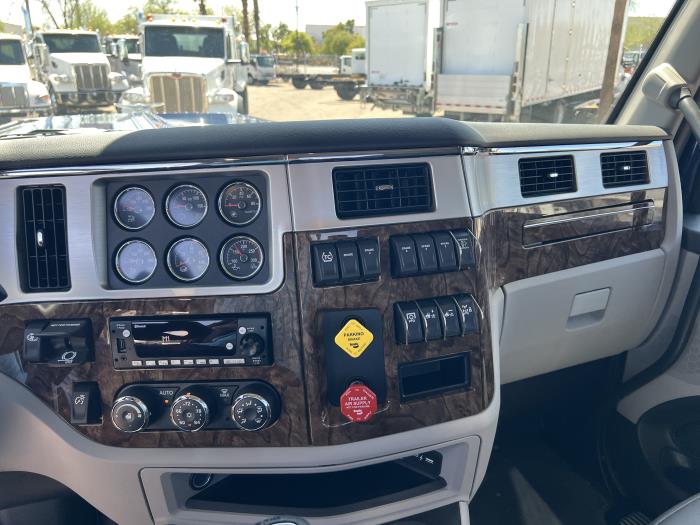 2026 Peterbilt 589-16