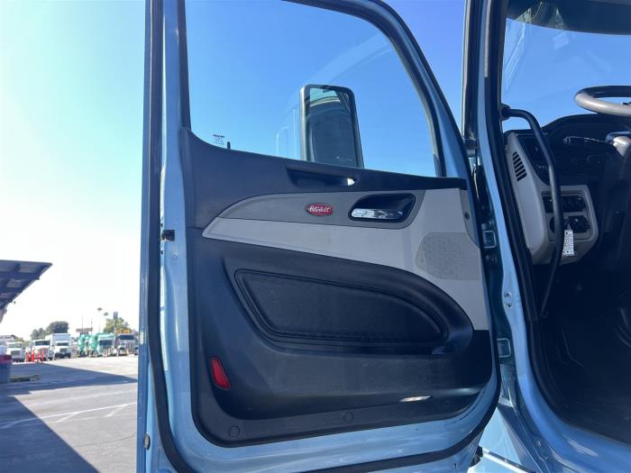2022 Peterbilt 567-1