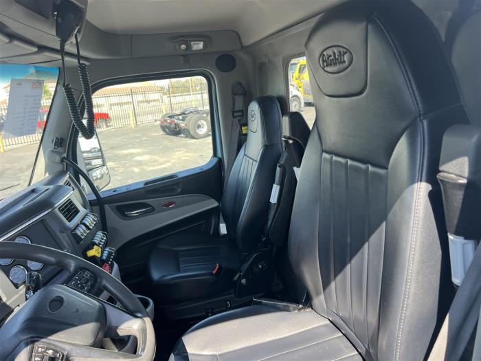 2022 Peterbilt 567-3