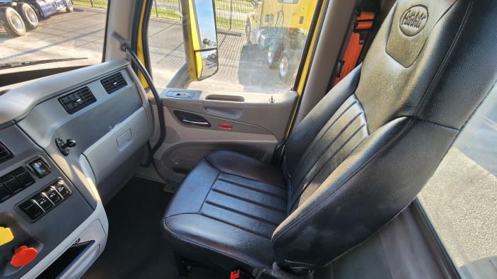 2021 Peterbilt 579-11