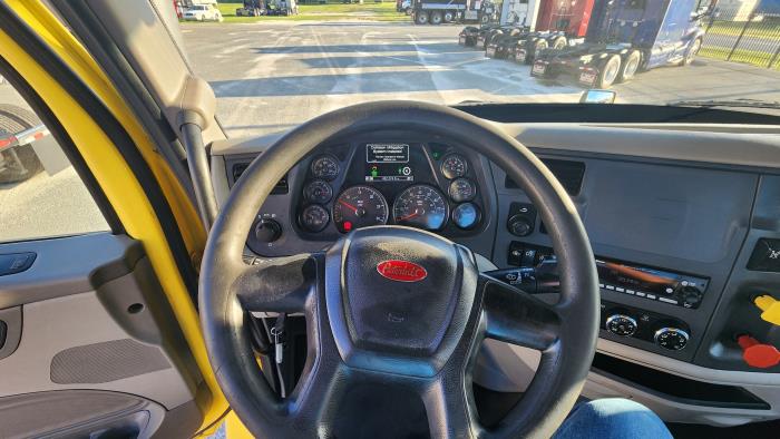 2021 Peterbilt 579-14