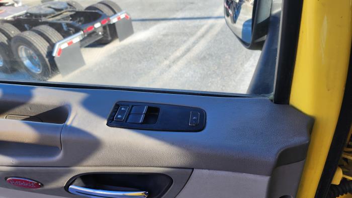 2021 Peterbilt 579-16