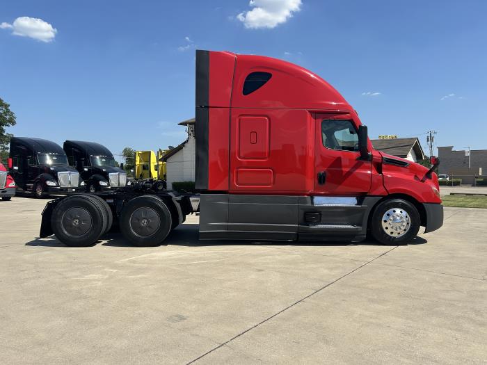 2022 Freightliner Cascadia-5