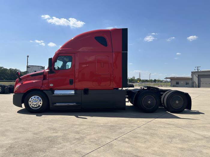 2022 Freightliner Cascadia-9