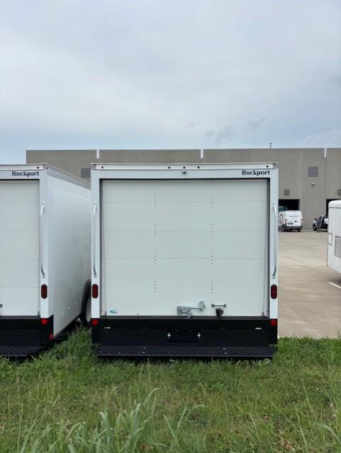 2025 Ford E-450-6
