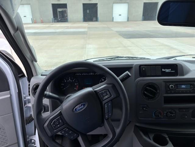 2025 Ford E-450-11