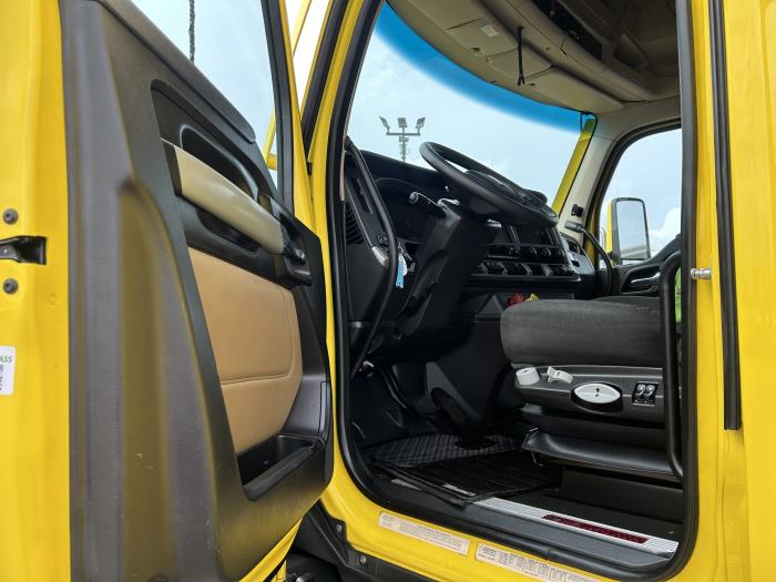 2023 Kenworth T680-24