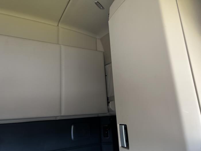 2023 Kenworth T680-30